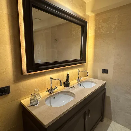 Palazzo Gambirasi Luxury Penzion Řím