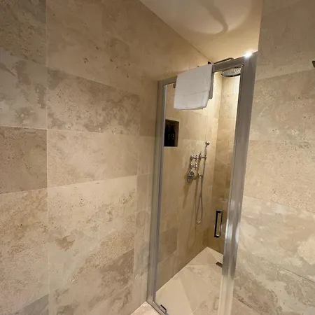 Penzion Palazzo Gambirasi Luxury Řím
