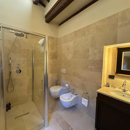 Palazzo Gambirasi Luxury Penzion Řím