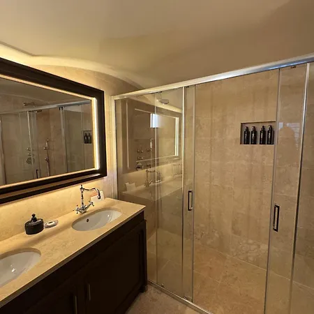 Penzion Palazzo Gambirasi Luxury Řím