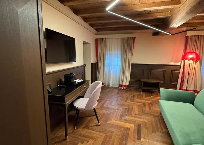 Palazzo Gambirasi Luxury 4*